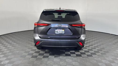 2022 Toyota Highlander LE