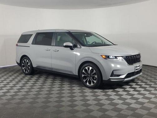 2023 Kia Carnival EX