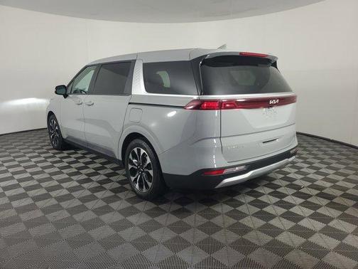2023 Kia Carnival EX