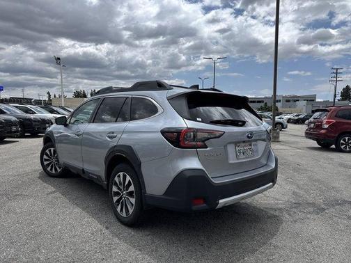 Ice Silver Metallic 2024 Subaru Outback Limited