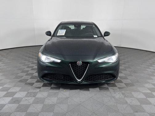 2021 Alfa Romeo Giulia Base