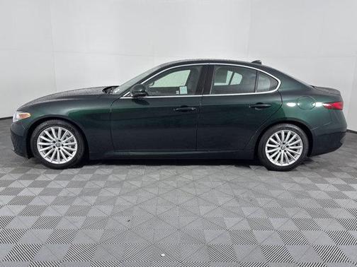 2021 Alfa Romeo Giulia Base