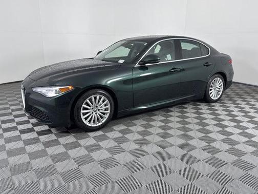 2021 Alfa Romeo Giulia Base