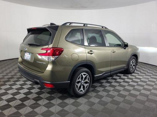 Autumn Green Metallic 2024 Subaru Forester Premium