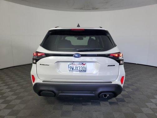 Crystal White Pearl 2025 Subaru Forester Touring