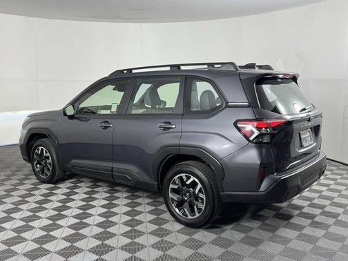 2025 Subaru Forester Base