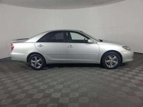 2004 Toyota Camry SE