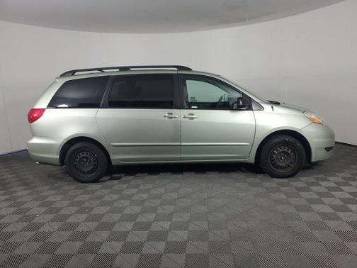 2008 Toyota Sienna LE