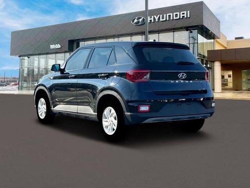 2025 Hyundai VENUE SE