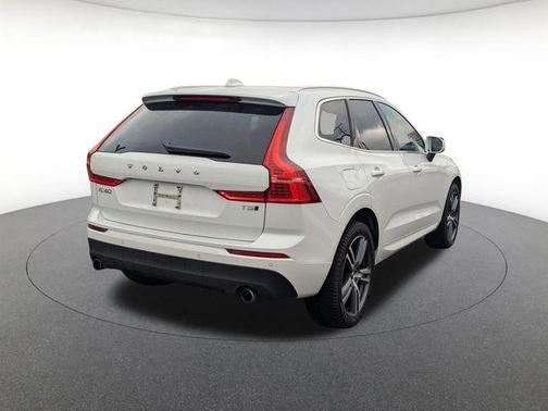 2021 Volvo XC60 T5 Momentum