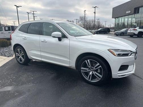 2021 Volvo XC60 T5 Momentum
