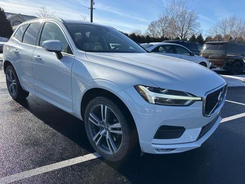 2021 Volvo XC60 T5 Momentum
