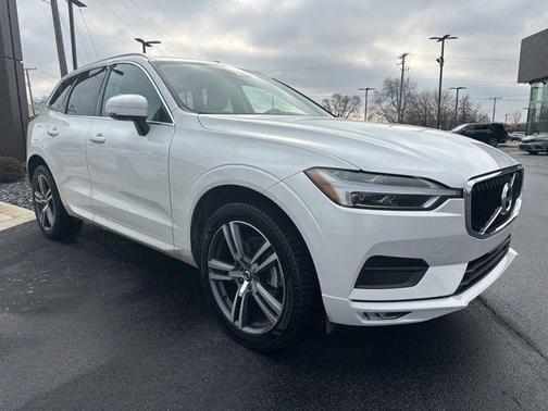 2021 Volvo XC60 T5 Momentum