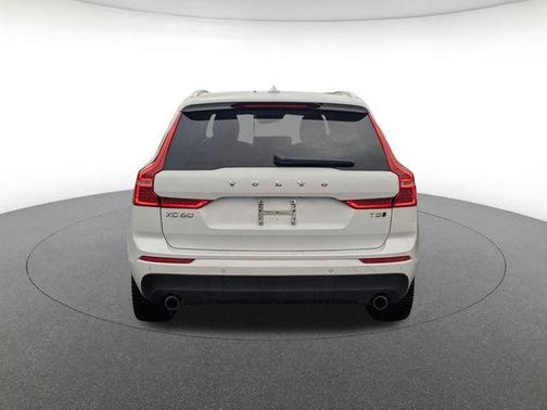 2021 Volvo XC60 T5 Momentum