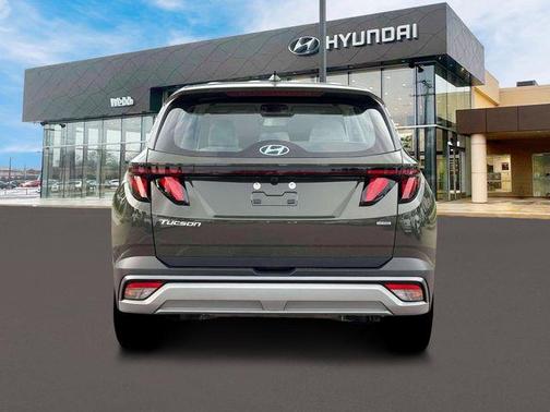 Green 2026 Hyundai TUCSON SE