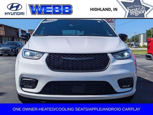 Bright White Clearcoat 2025 Chrysler Pacifica Limited