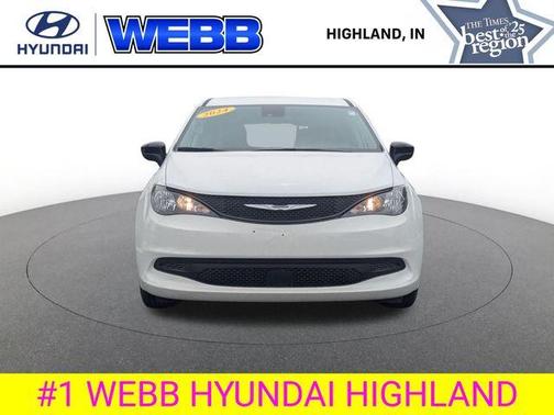 Bright White Clearcoat 2024 Chrysler Voyager LX