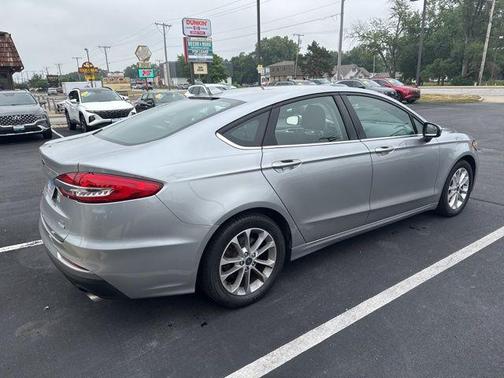 2020 Ford Fusion SE