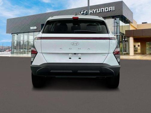 2025 Hyundai KONA SE