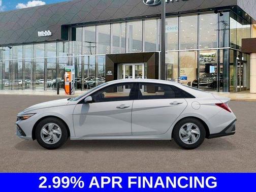 2025 Hyundai ELANTRA SE