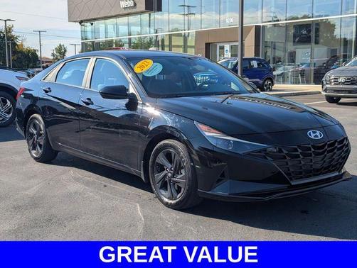 2023 Hyundai ELANTRA SEL