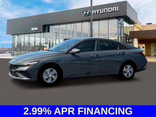 2025 Hyundai ELANTRA SE