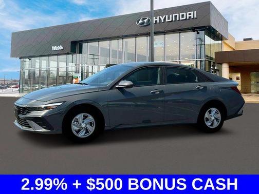 2025 Hyundai ELANTRA SE