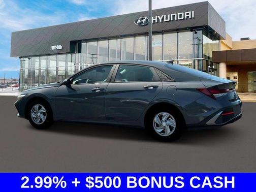 2025 Hyundai ELANTRA SE