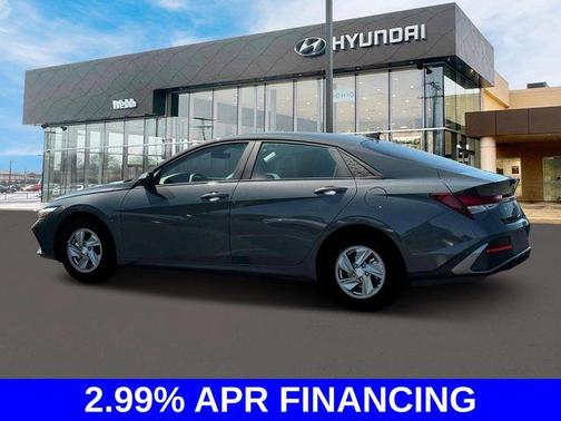 2025 Hyundai ELANTRA SE