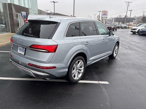 2025 Audi Q7 55 Premium Plus