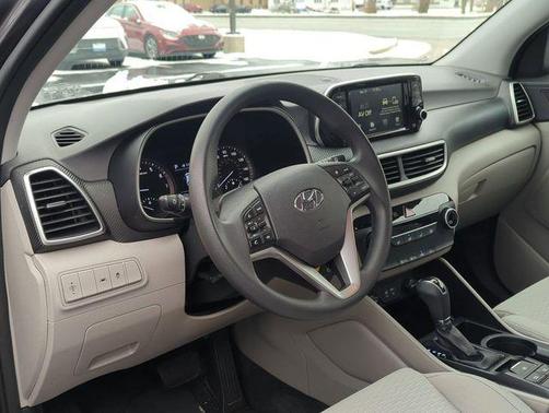 2021 Hyundai TUCSON SE