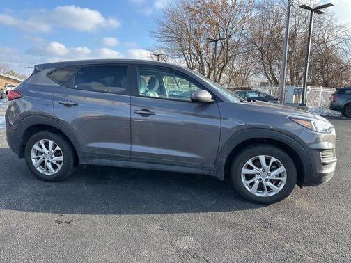 2021 Hyundai TUCSON SE