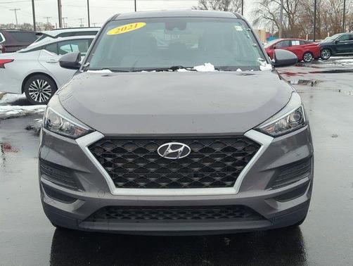 2021 Hyundai TUCSON SE