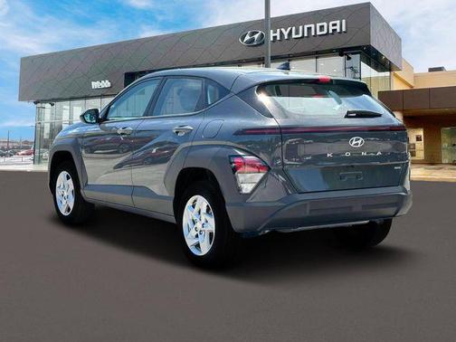 2025 Hyundai KONA SE