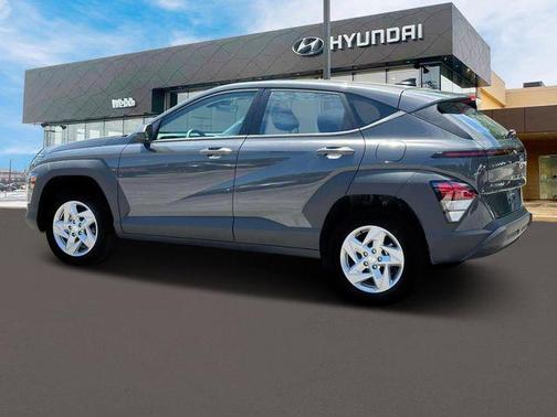 2025 Hyundai KONA SE