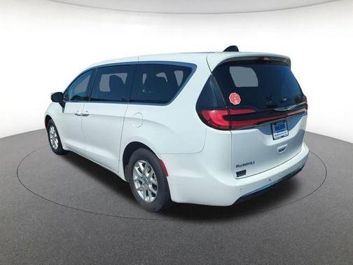 2023 Chrysler Pacifica Touring-L