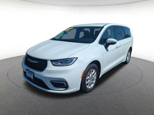 2023 Chrysler Pacifica Touring-L