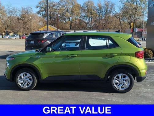 2022 Hyundai VENUE SE