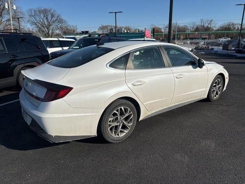 2022 Hyundai SONATA SEL
