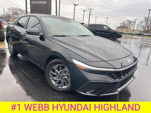 Black 2024 Hyundai ELANTRA SEL Sedan