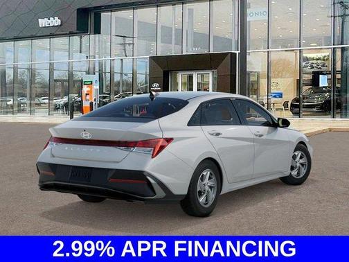 2025 Hyundai ELANTRA SE