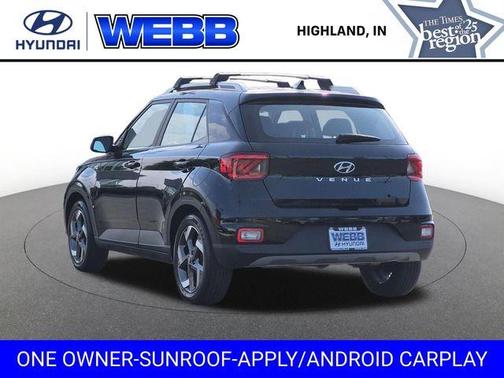 Black Noir Pearl 2022 Hyundai VENUE SEL