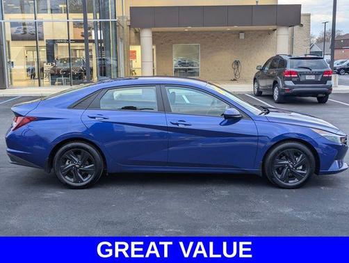 2022 Hyundai ELANTRA SEL