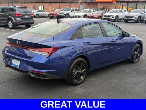 2022 Hyundai ELANTRA SEL