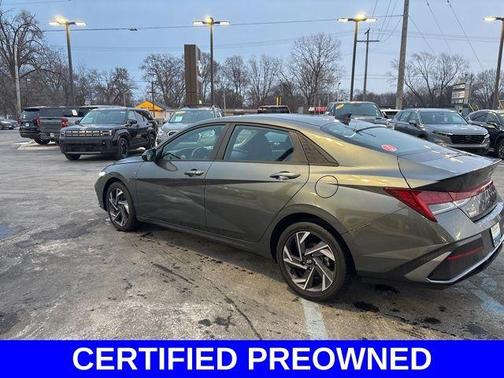 2025 Hyundai ELANTRA HEV SEL