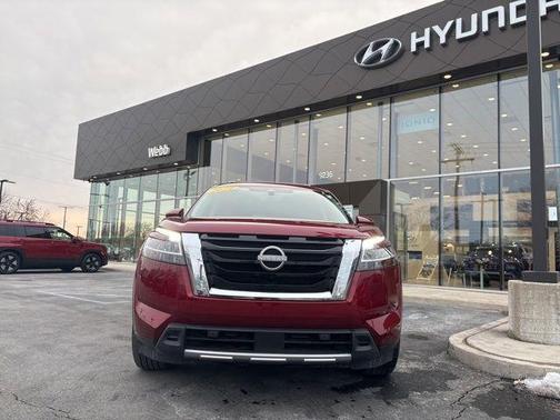 2024 Nissan Pathfinder SL