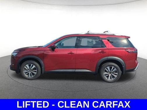 2024 Nissan Pathfinder SL