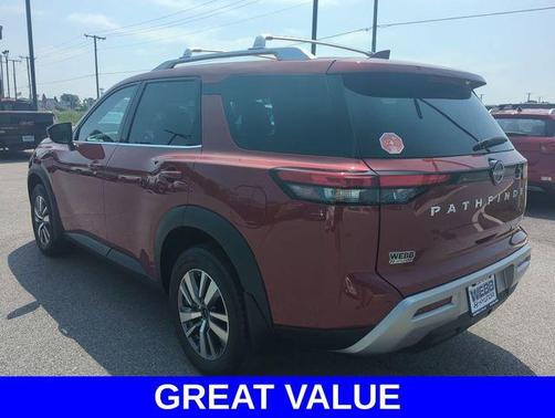 2024 Nissan Pathfinder SL