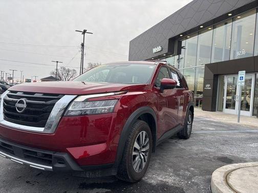 2024 Nissan Pathfinder SL