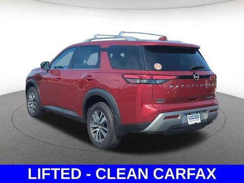 2024 Nissan Pathfinder SL